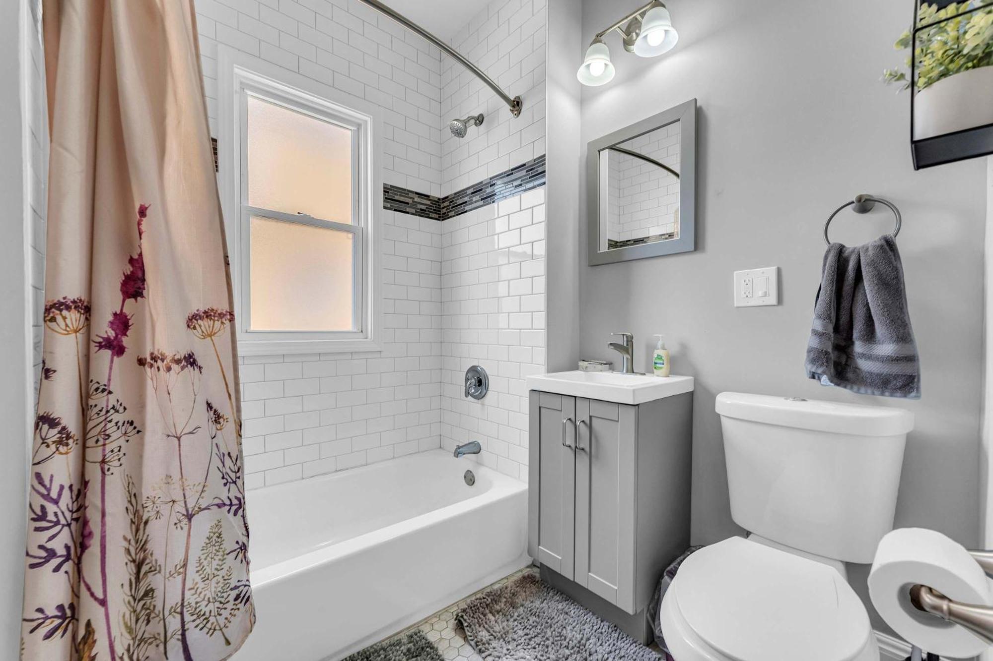 Beautifully Remodeled Duplex Apt In West Blvd Кливленд Экстерьер фото