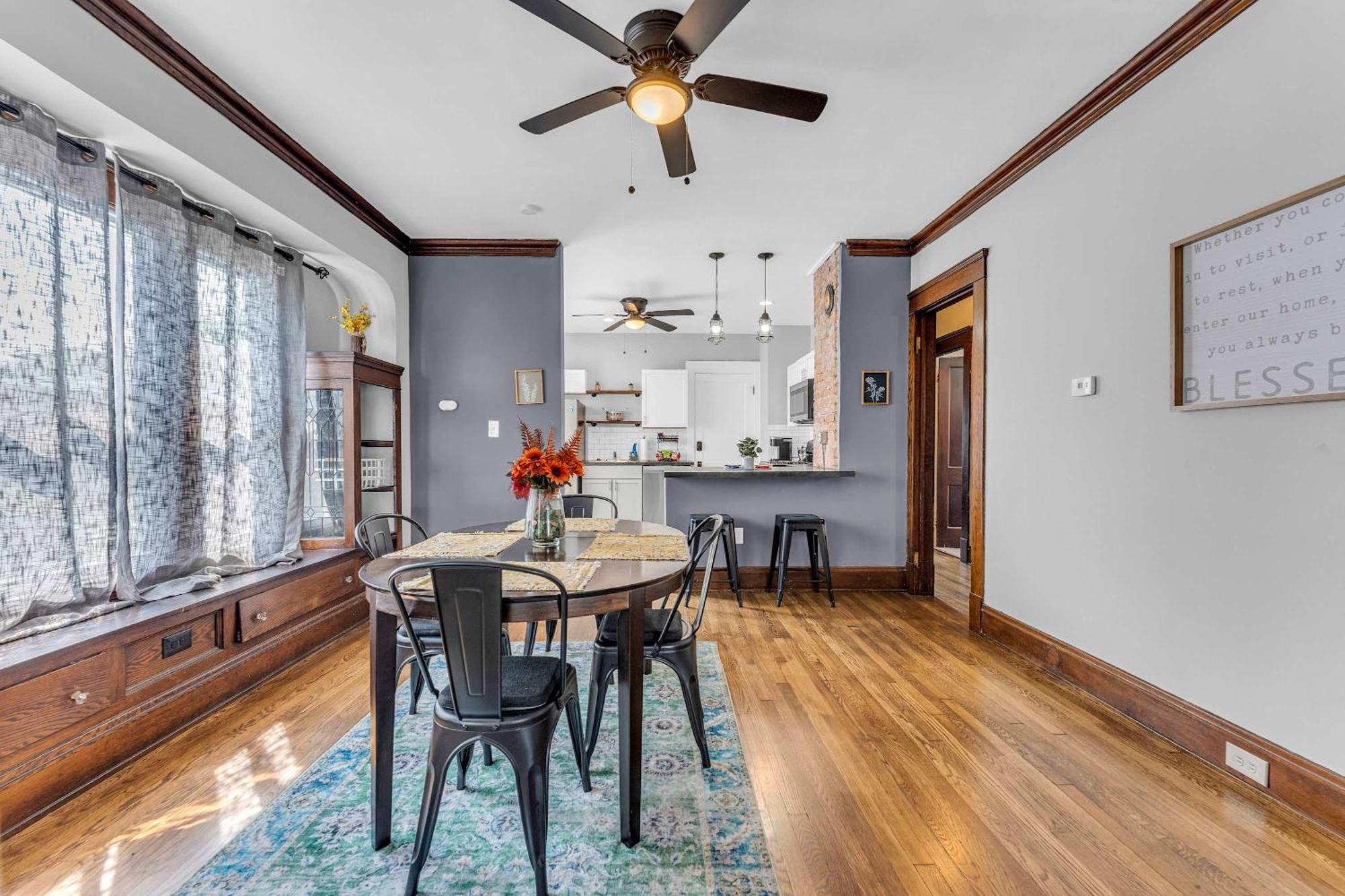 Beautifully Remodeled Duplex Apt In West Blvd Кливленд Экстерьер фото