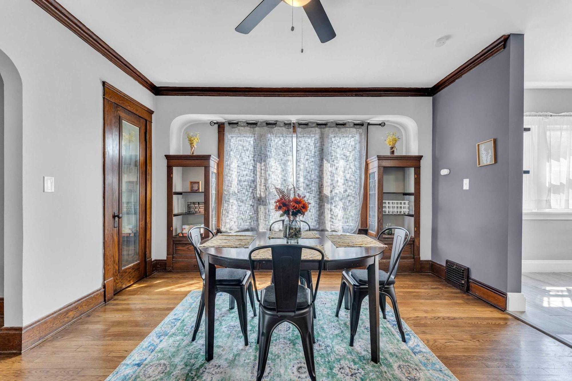 Beautifully Remodeled Duplex Apt In West Blvd Кливленд Экстерьер фото